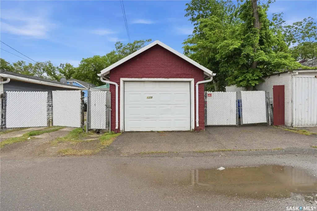 1320 Victoria Avenue Regina SK S4P 0P1