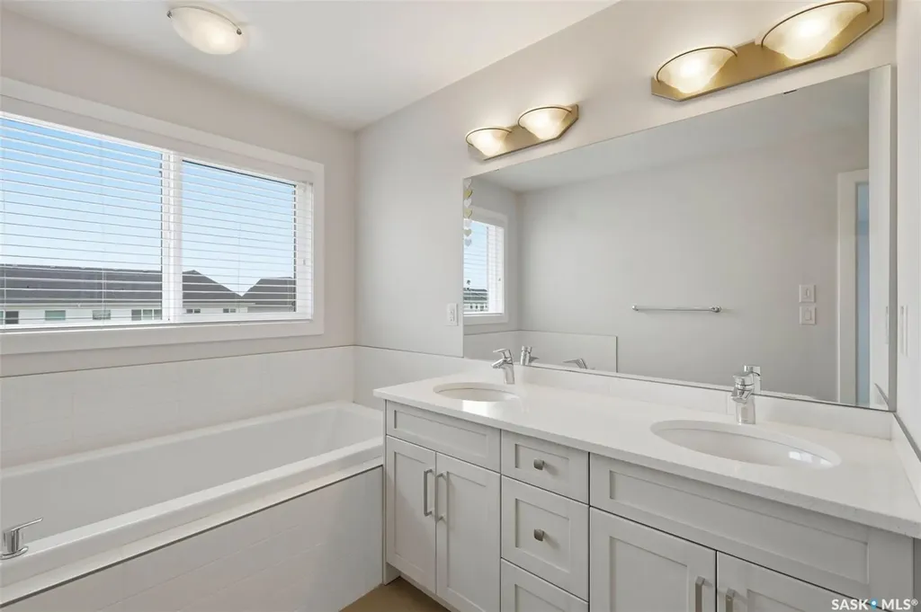 251 Newton Link Saskatoon SK S7V 0M8