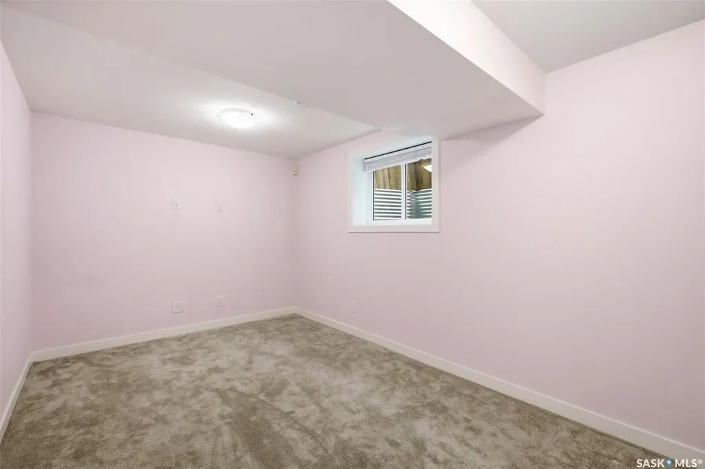 251 Newton Link Saskatoon SK S7V 0M8