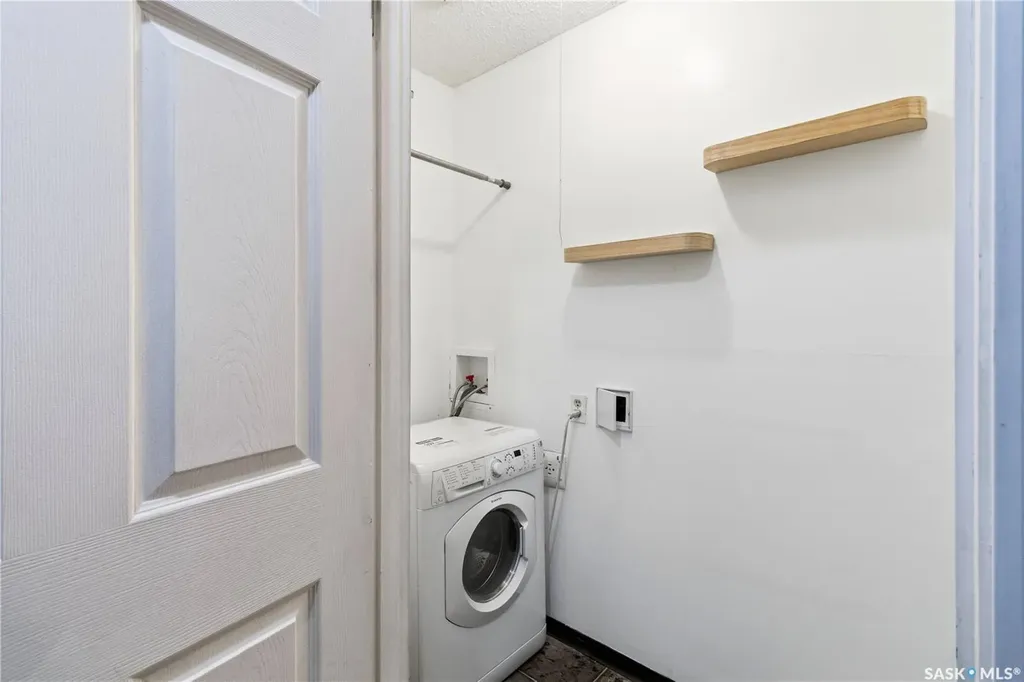 365 Kingsmere Boulevard Saskatoon SK S7J 4J6