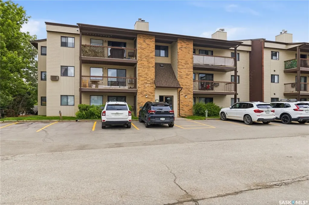 365 Kingsmere Boulevard Saskatoon SK S7J 4J6