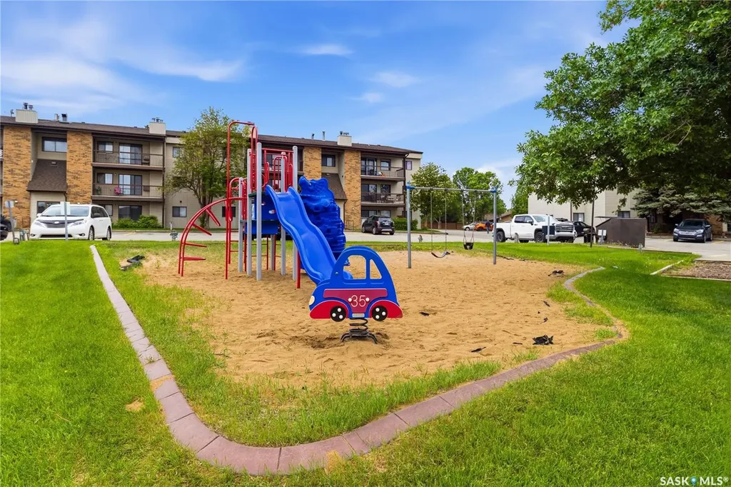 365 Kingsmere Boulevard Saskatoon SK S7J 4J6