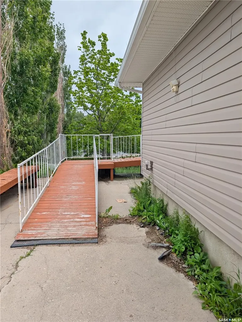 350 Begg Street W Swift Current SK S9H 0K6
