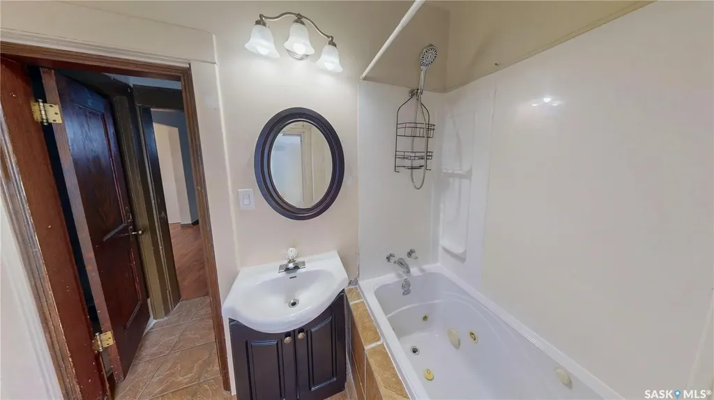 1138 Princess Street Regina SK S4T 3Y5