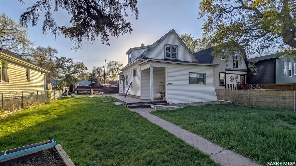 1138 Princess Street Regina SK S4T 3Y5