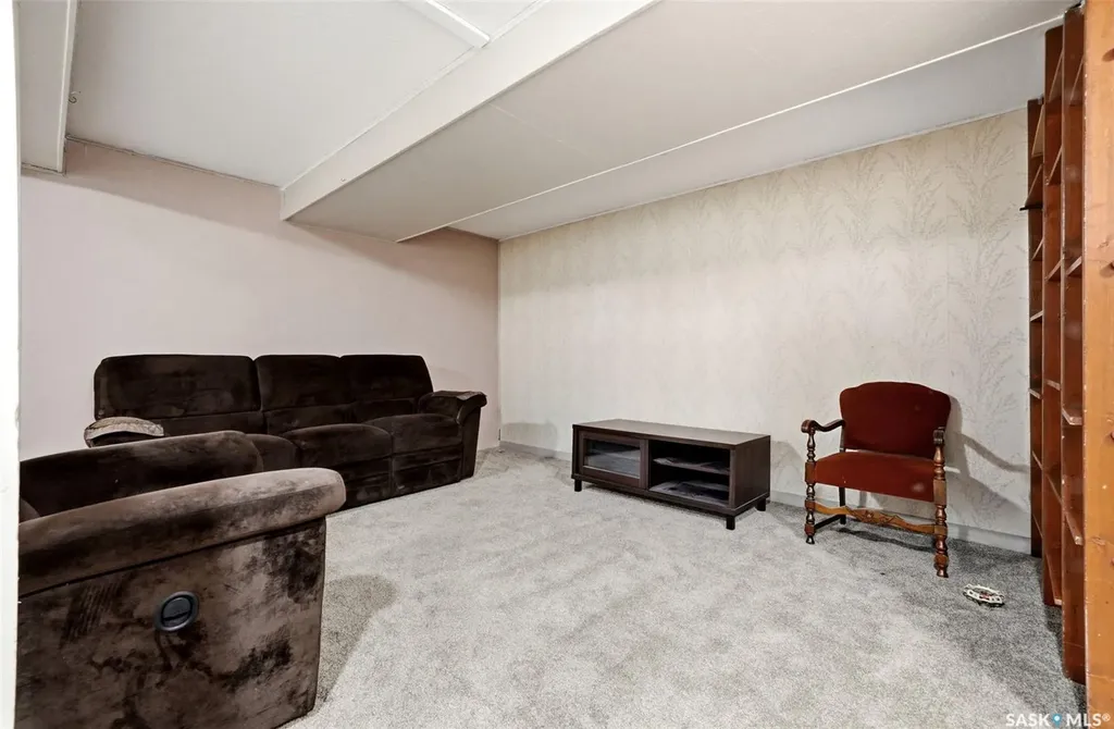 95 Empress Drive Regina SK S4T 6M7