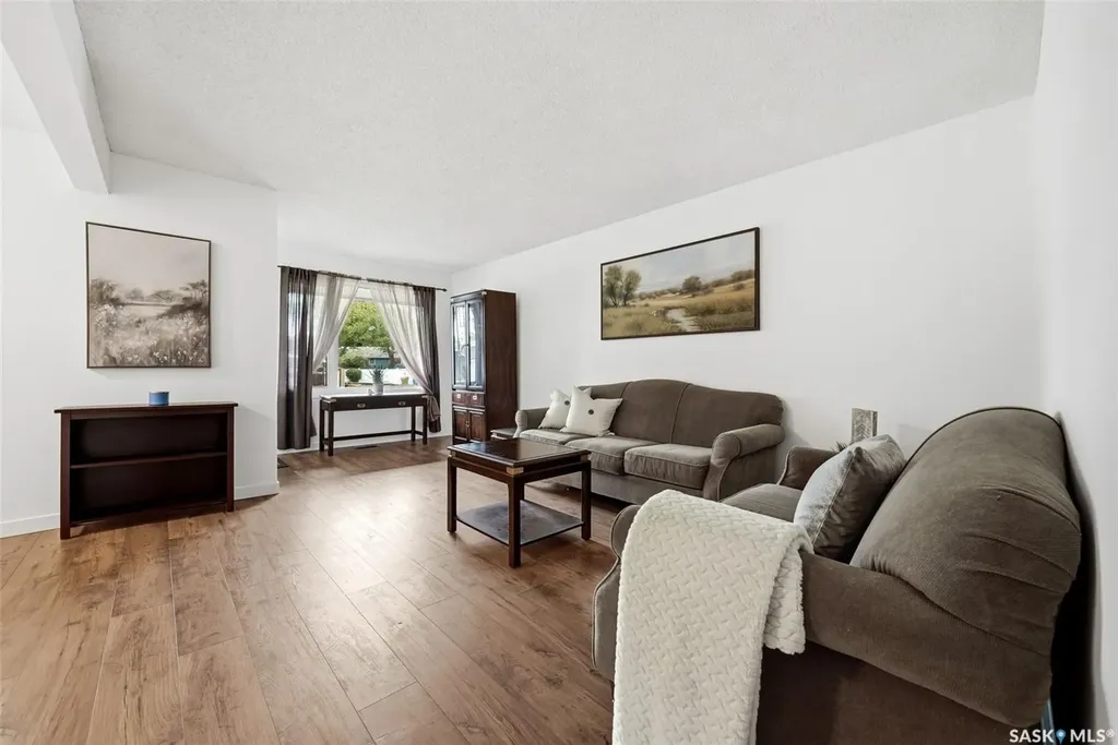 95 Empress Drive Regina SK S4T 6M7