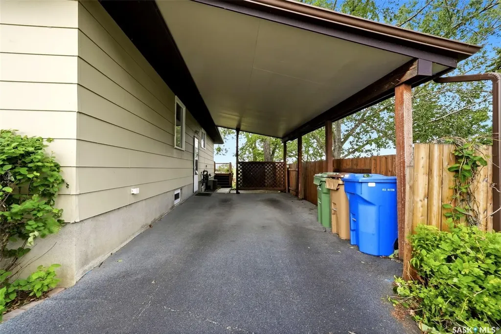 95 Empress Drive Regina SK S4T 6M7