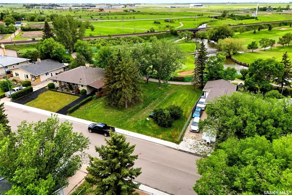 95 Empress Drive Regina SK S4T 6M7