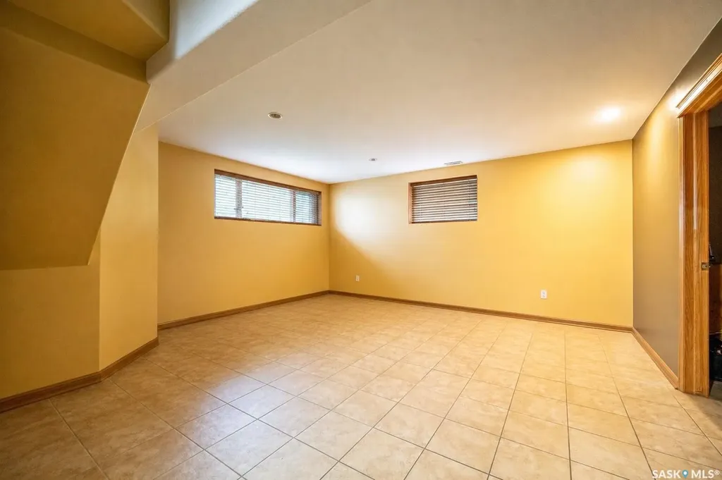 703 Beechmont Lane Saskatoon SK S7V 1C9