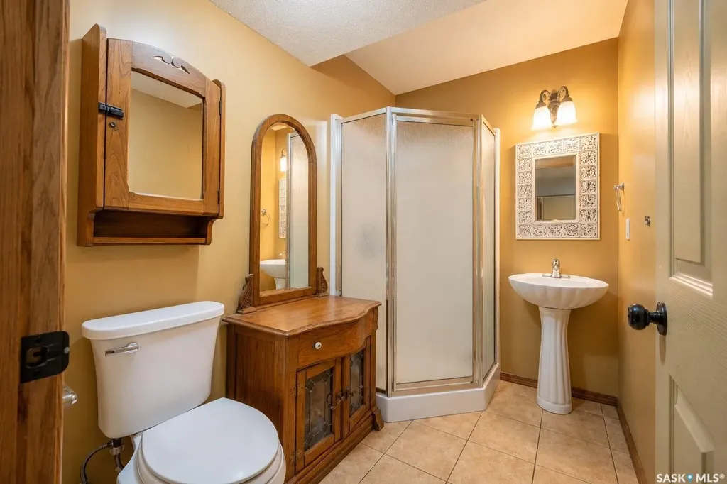 703 Beechmont Lane Saskatoon SK S7V 1C9