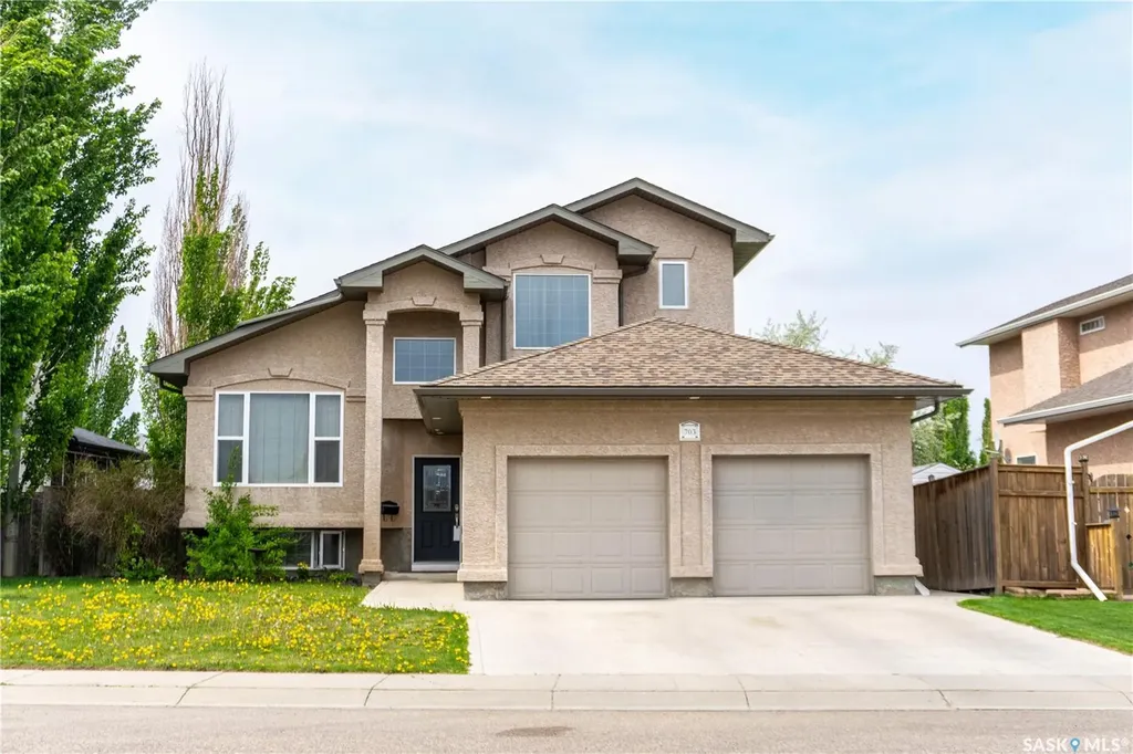 703 Beechmont Lane Saskatoon SK S7V 1C9