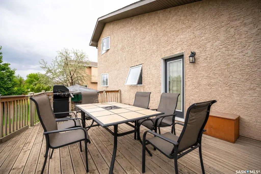 703 Beechmont Lane Saskatoon SK S7V 1C9