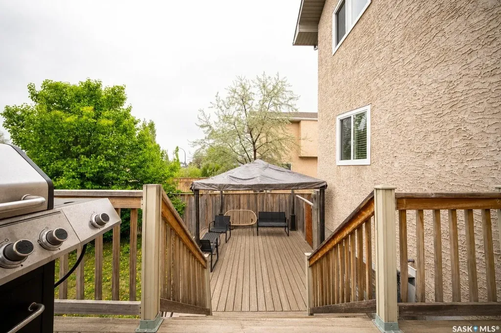 703 Beechmont Lane Saskatoon SK S7V 1C9