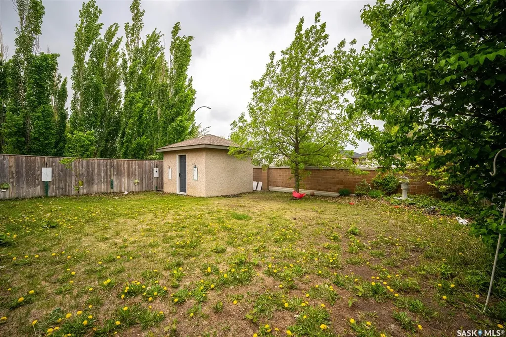 703 Beechmont Lane Saskatoon SK S7V 1C9