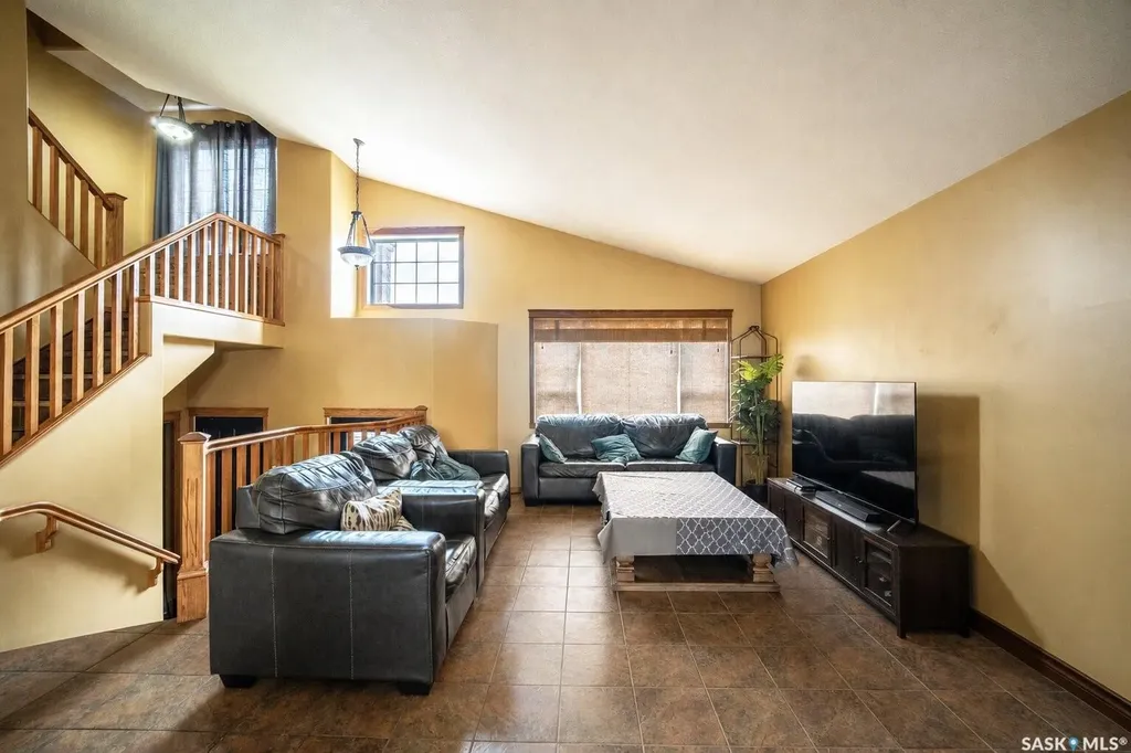 703 Beechmont Lane Saskatoon SK S7V 1C9