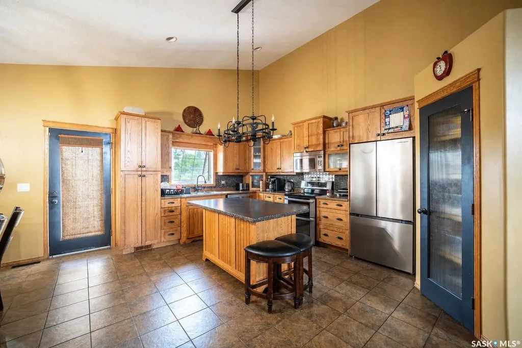 703 Beechmont Lane Saskatoon SK S7V 1C9