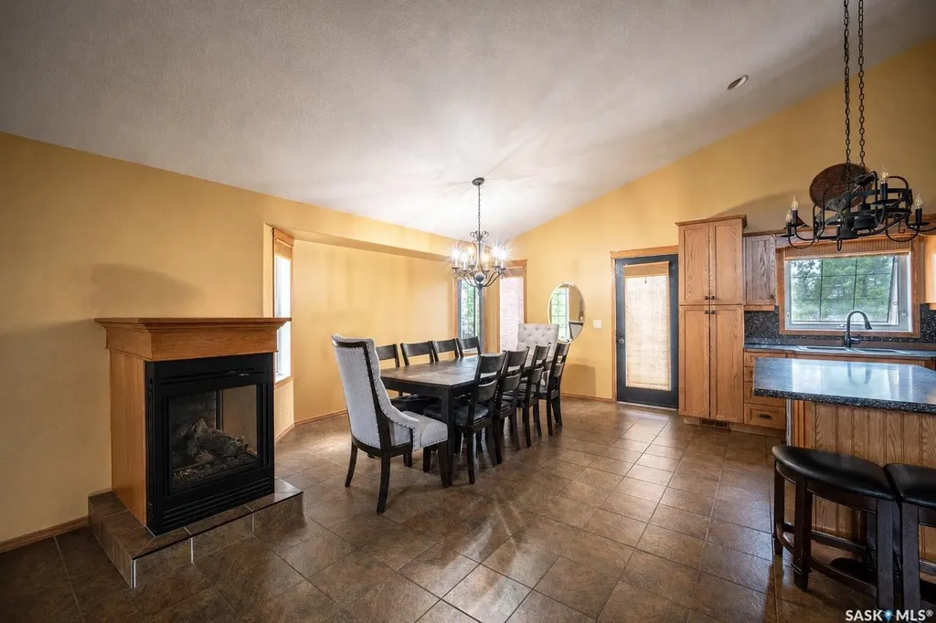 703 Beechmont Lane Saskatoon SK S7V 1C9