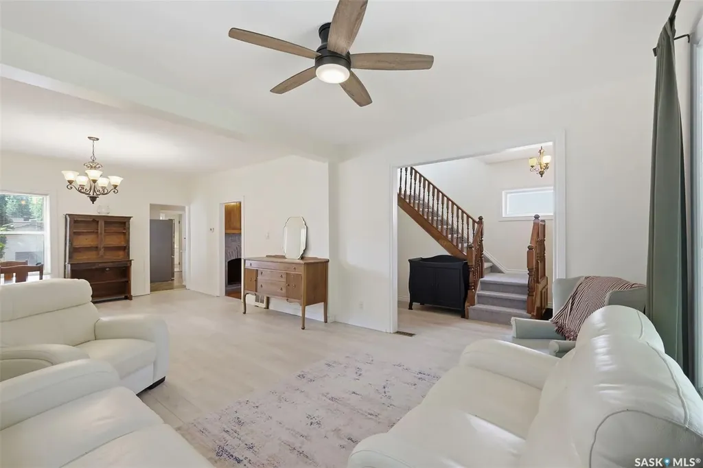 704 Mcpherson Avenue Saskatoon SK S7N 0X8