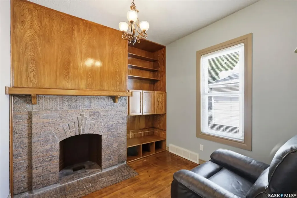 704 Mcpherson Avenue Saskatoon SK S7N 0X8