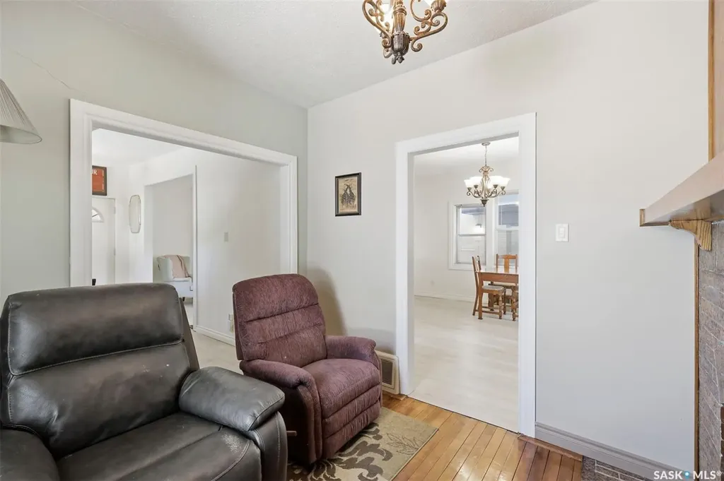704 Mcpherson Avenue Saskatoon SK S7N 0X8
