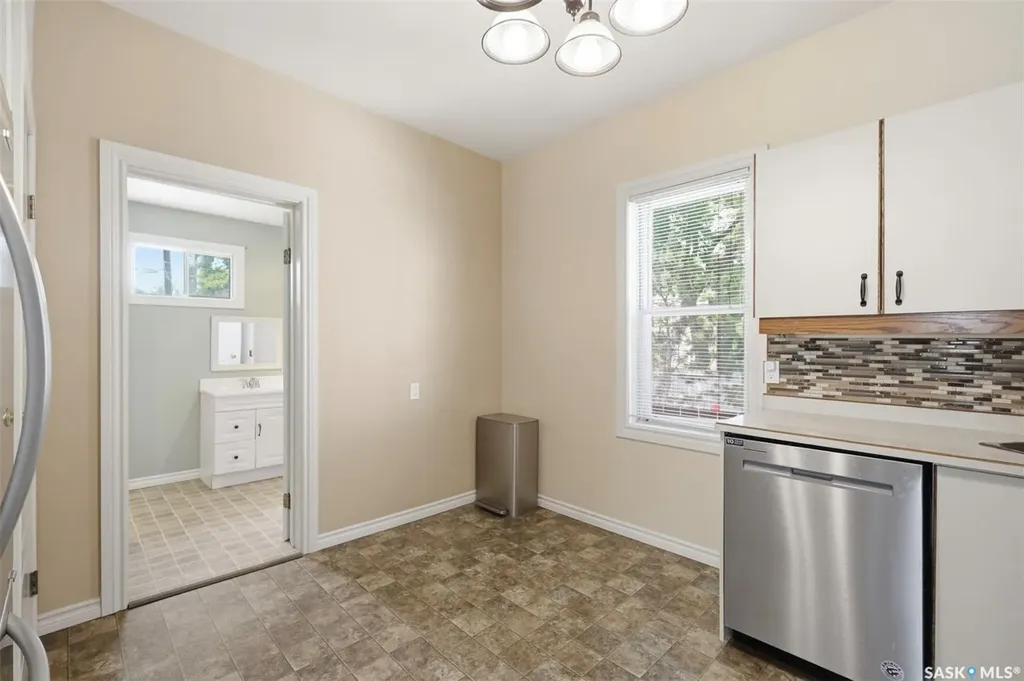 704 Mcpherson Avenue Saskatoon SK S7N 0X8