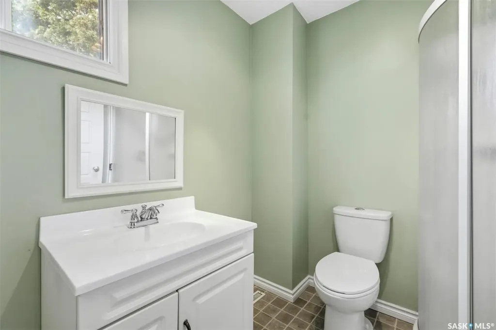 704 Mcpherson Avenue Saskatoon SK S7N 0X8
