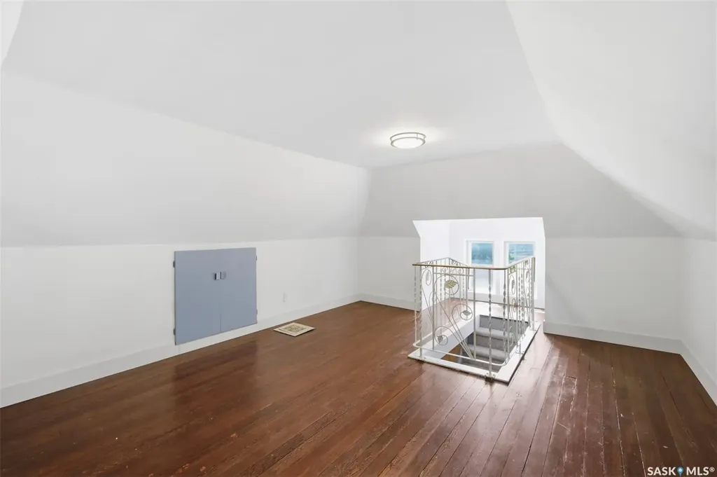704 Mcpherson Avenue Saskatoon SK S7N 0X8