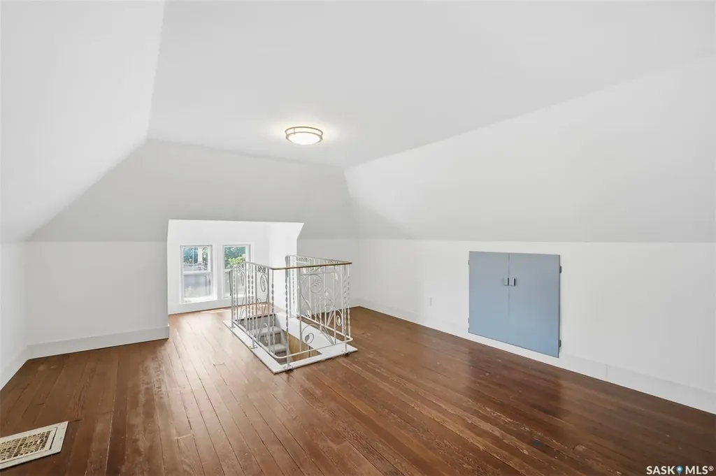 704 Mcpherson Avenue Saskatoon SK S7N 0X8