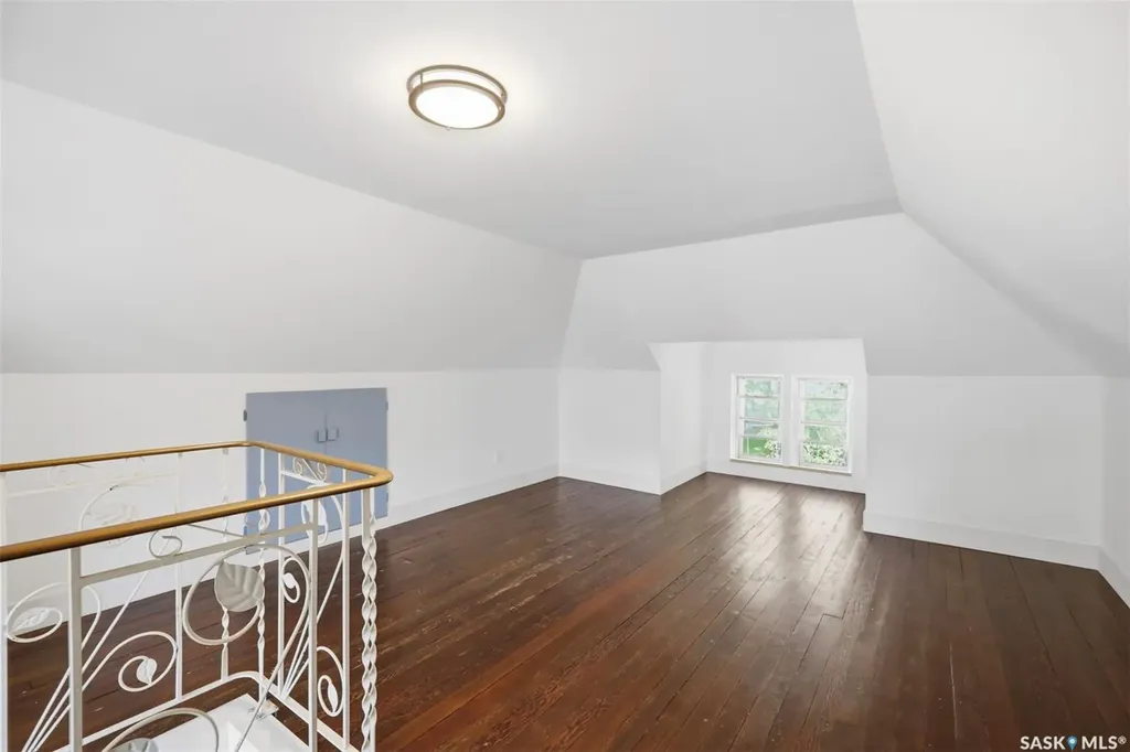 704 Mcpherson Avenue Saskatoon SK S7N 0X8