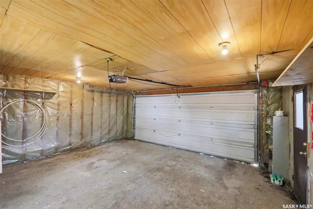 704 Mcpherson Avenue Saskatoon SK S7N 0X8
