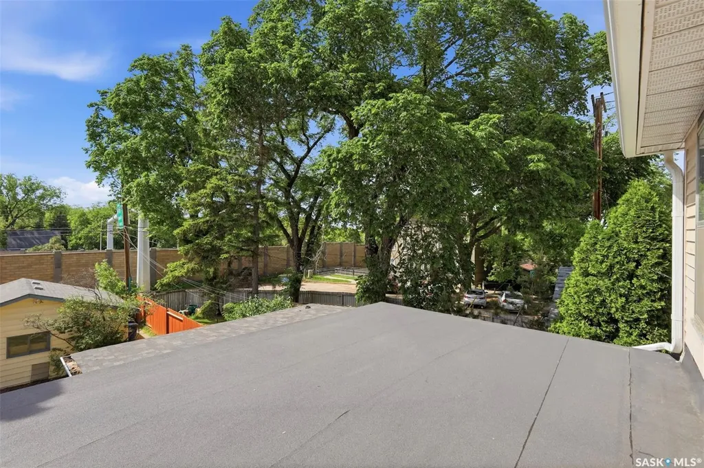 704 Mcpherson Avenue Saskatoon SK S7N 0X8