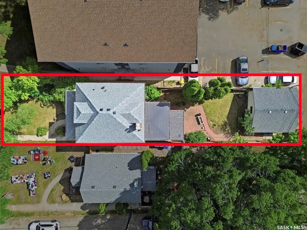 704 Mcpherson Avenue Saskatoon SK S7N 0X8