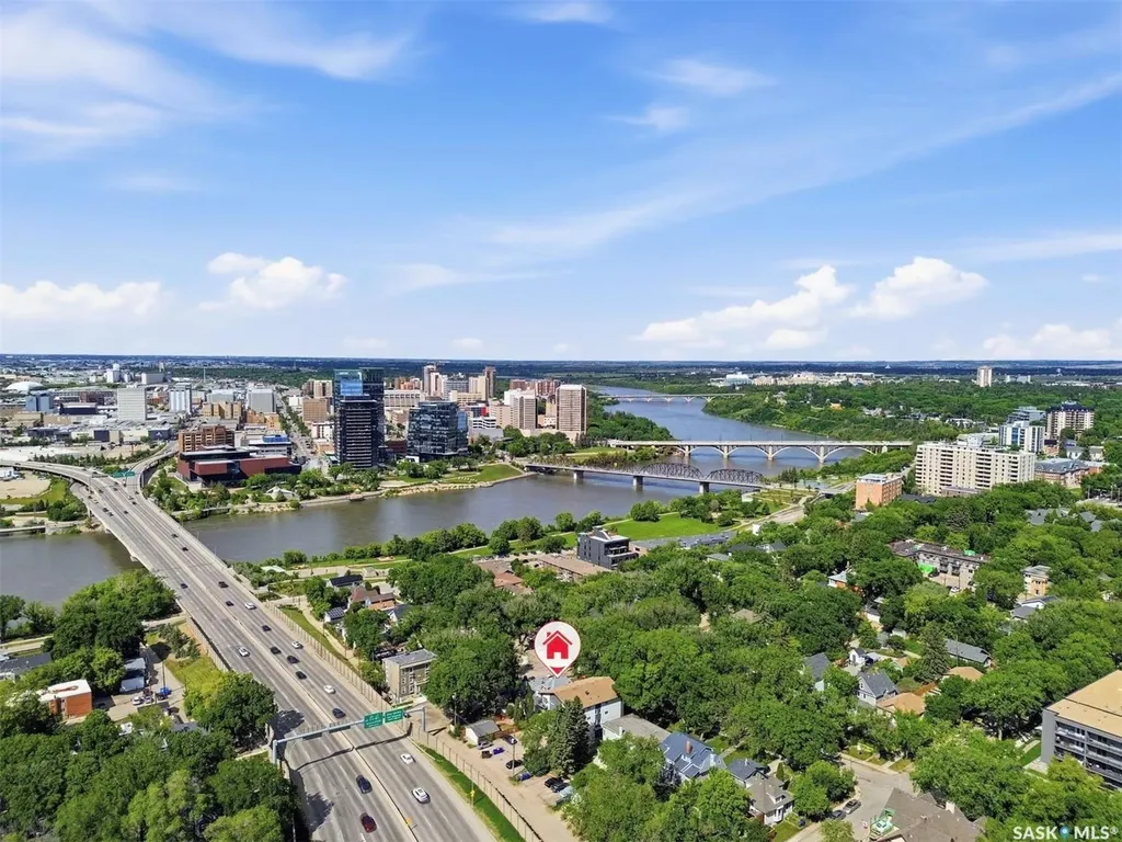 704 Mcpherson Avenue Saskatoon SK S7N 0X8