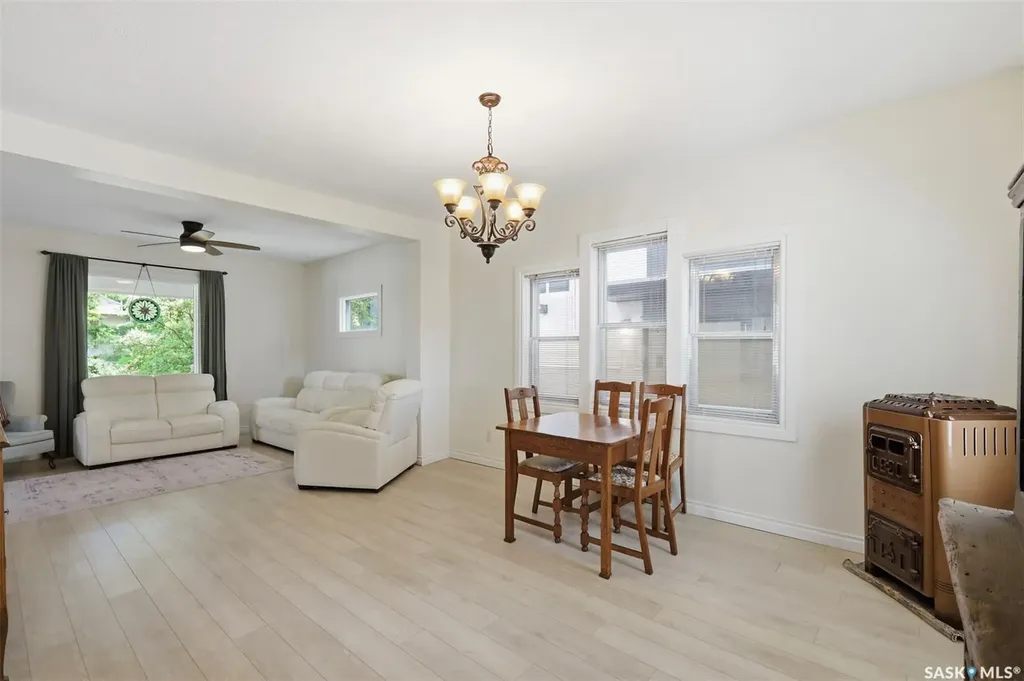 704 Mcpherson Avenue Saskatoon SK S7N 0X8