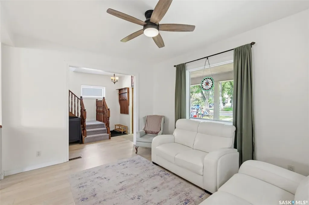 704 Mcpherson Avenue Saskatoon SK S7N 0X8