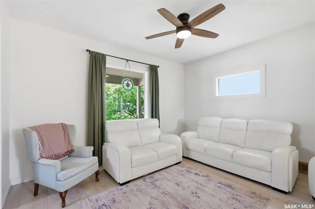 704 Mcpherson Avenue Saskatoon SK S7N 0X8