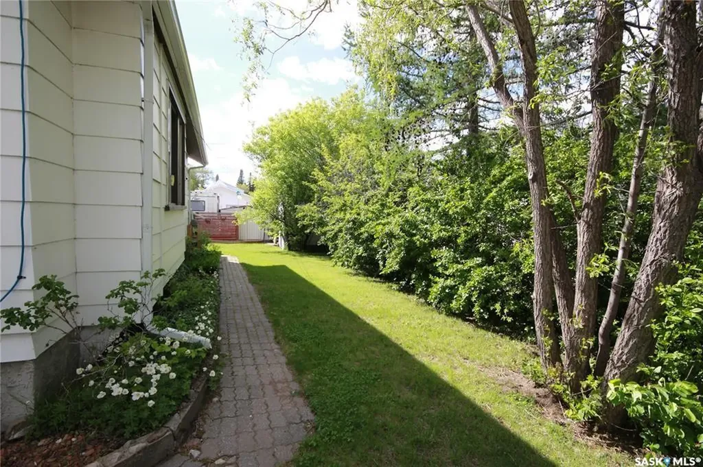 407 2nd Street E Wilkie SK S0K 4W0