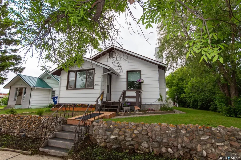 407 2nd Street E Wilkie SK S0K 4W0
