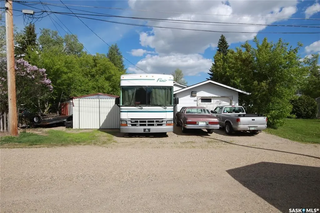 407 2nd Street E Wilkie SK S0K 4W0