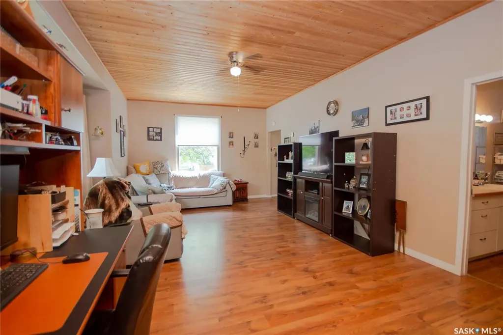 407 2nd Street E Wilkie SK S0K 4W0