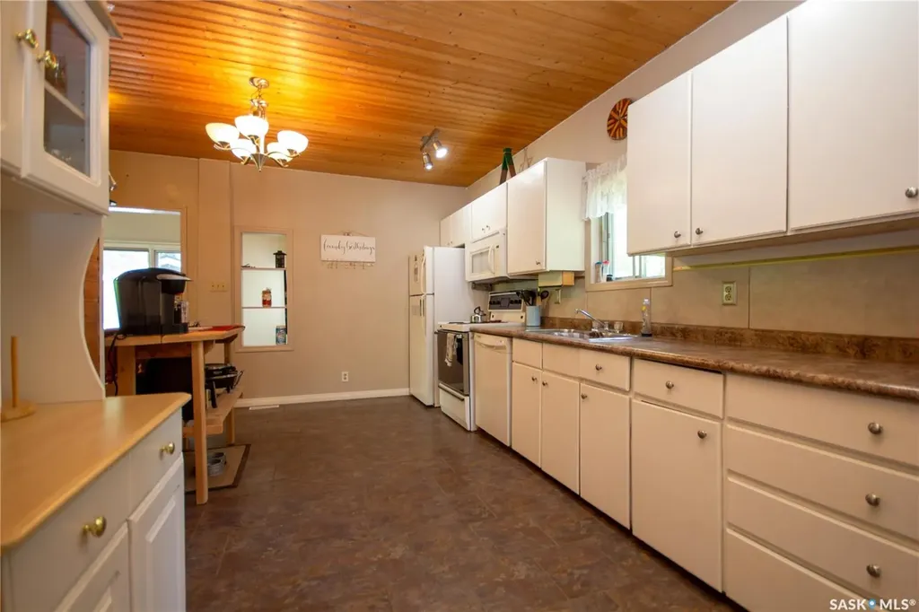 407 2nd Street E Wilkie SK S0K 4W0