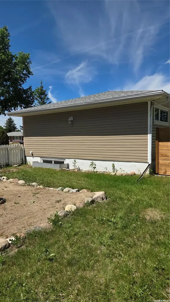1151 Bogue Avenue Moose Jaw SK S6H 4M4