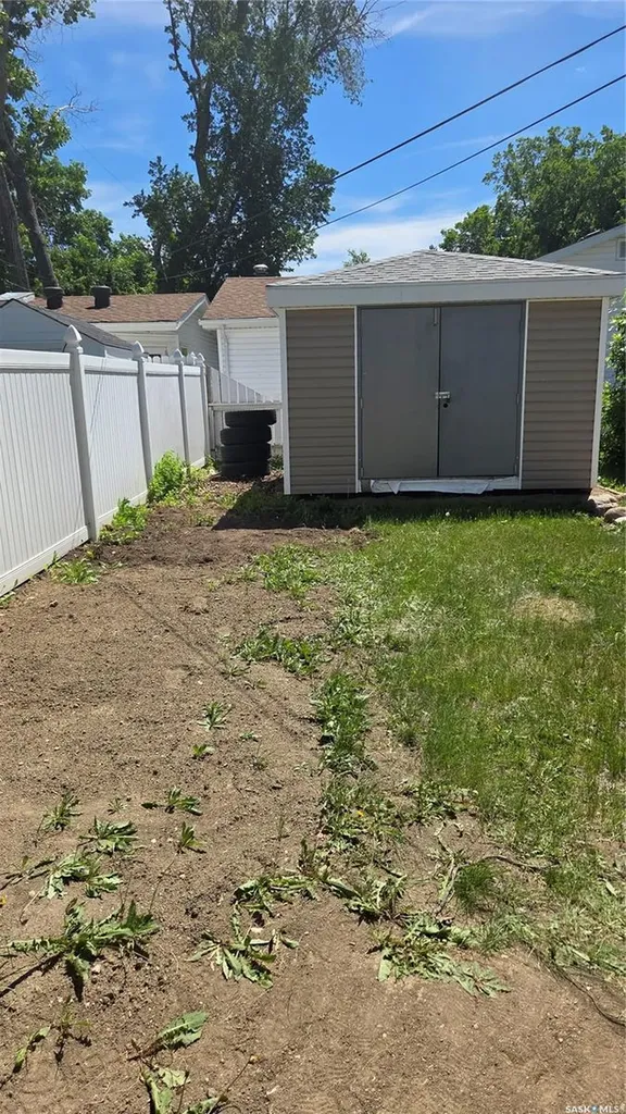 1151 Bogue Avenue Moose Jaw SK S6H 4M4