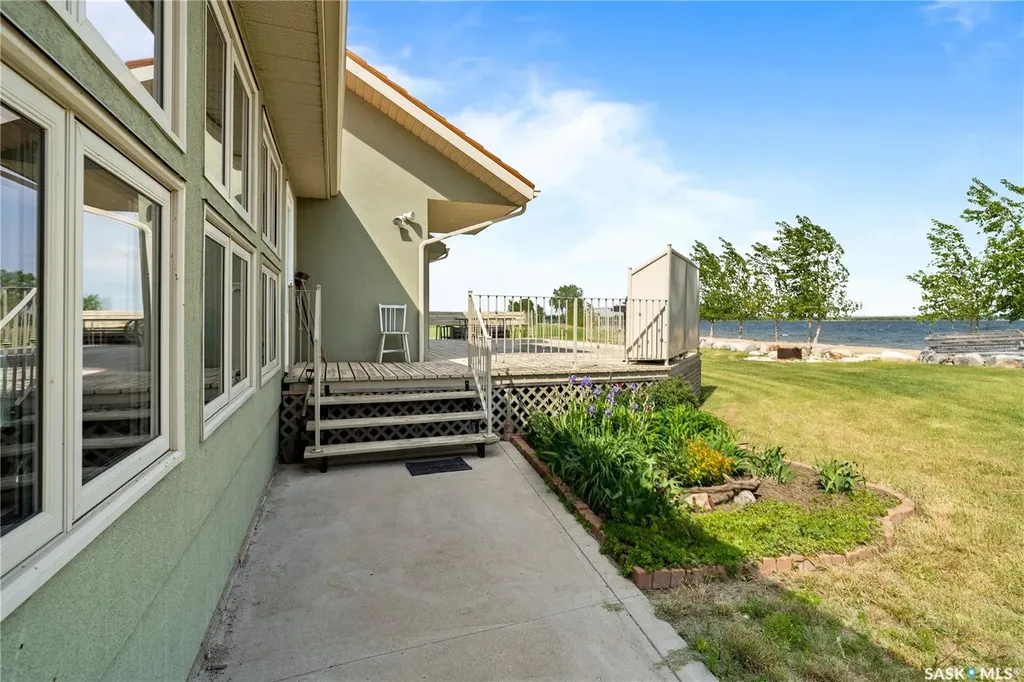 400 Lakeshore Drive Wee Too Beach SK S0G 1C0