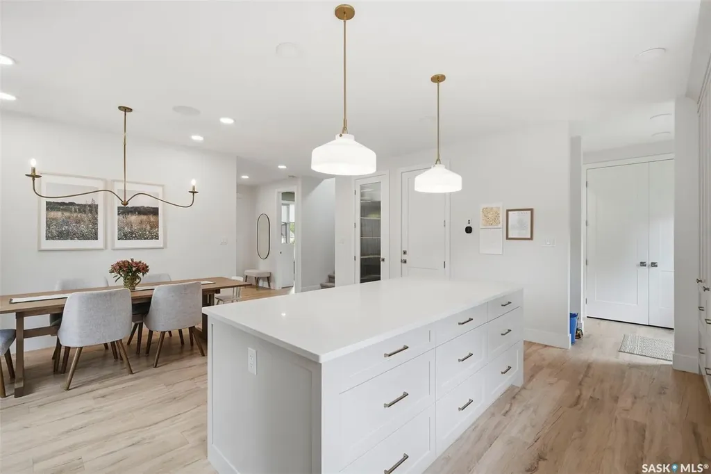 1532 D Avenue N Saskatoon SK S7L 1P6