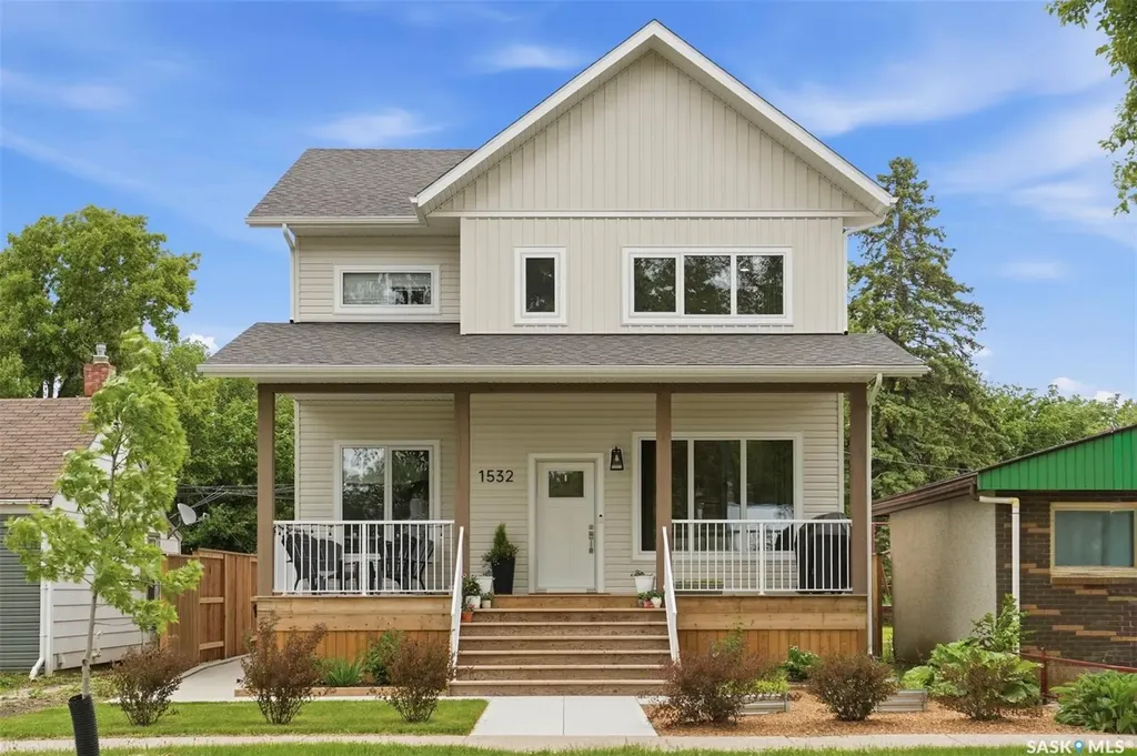 1532 D Avenue N Saskatoon SK S7L 1P6