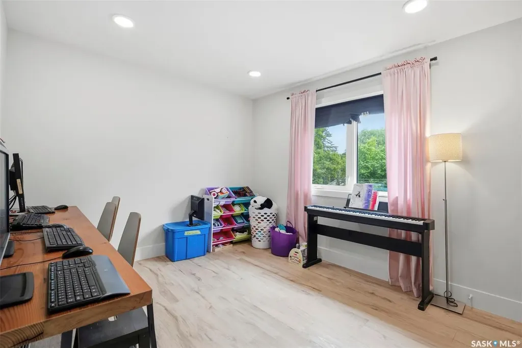 1532 D Avenue N Saskatoon SK S7L 1P6