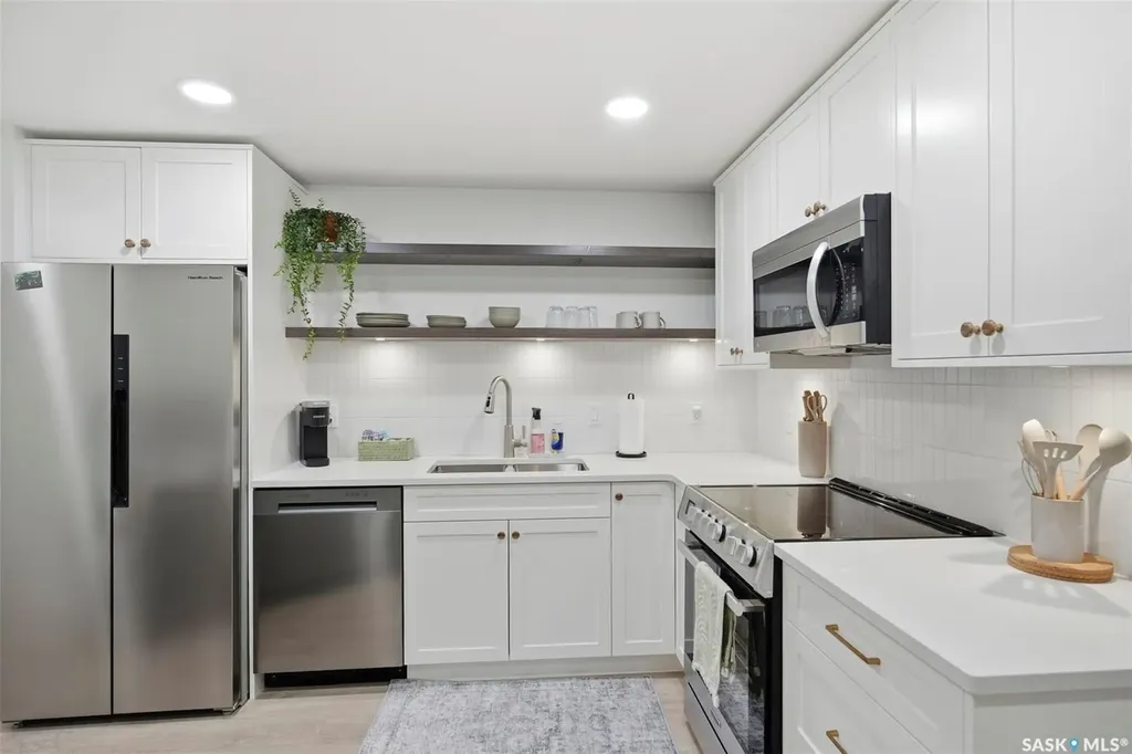 1532 D Avenue N Saskatoon SK S7L 1P6