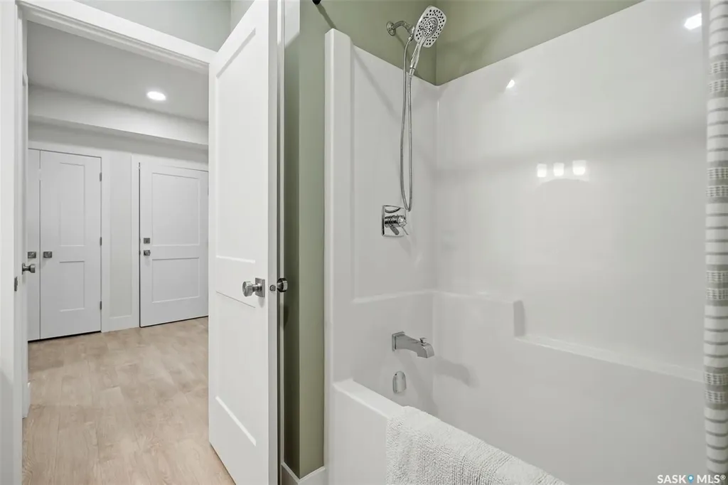 1532 D Avenue N Saskatoon SK S7L 1P6